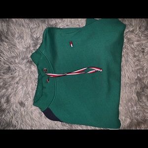 Green Tommy Hill figure pullover